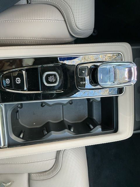 2026 Volvo XC90 Ultra - Photo 15