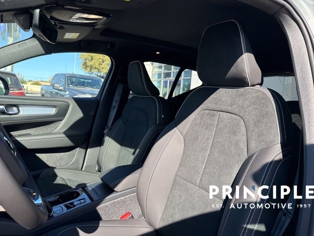 2026 Volvo XC40 Ultra - Photo 23