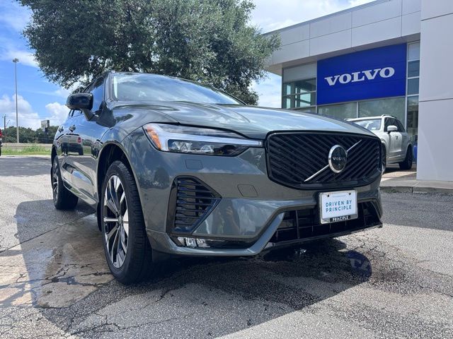 2026 Volvo XC60 B5 Plus Dark AWD's photo