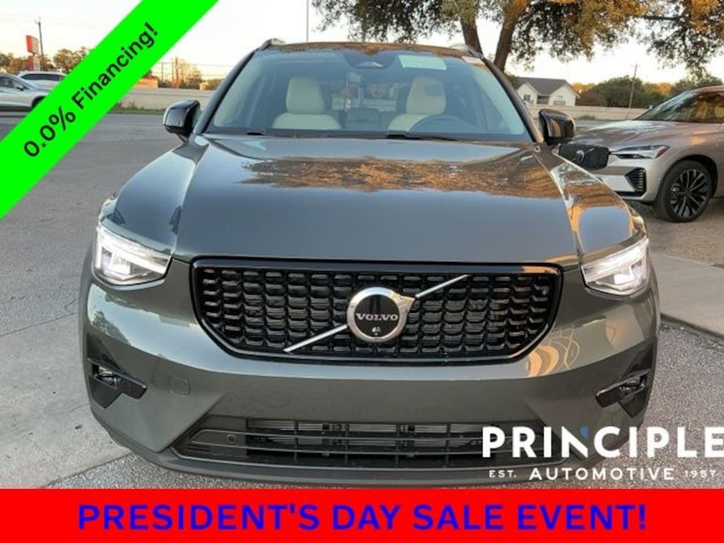 New 2026 Volvo XC40 B4 Plus SUV