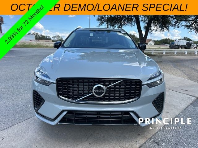 2025 Volvo XC60 Hybrid T8 Core photo 2