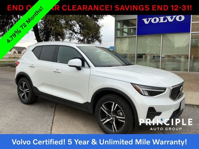 2025 Volvo XC40 Core's photo