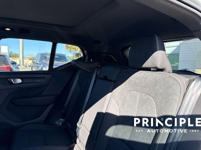 2026 Volvo XC40 Ultra - Photo 26