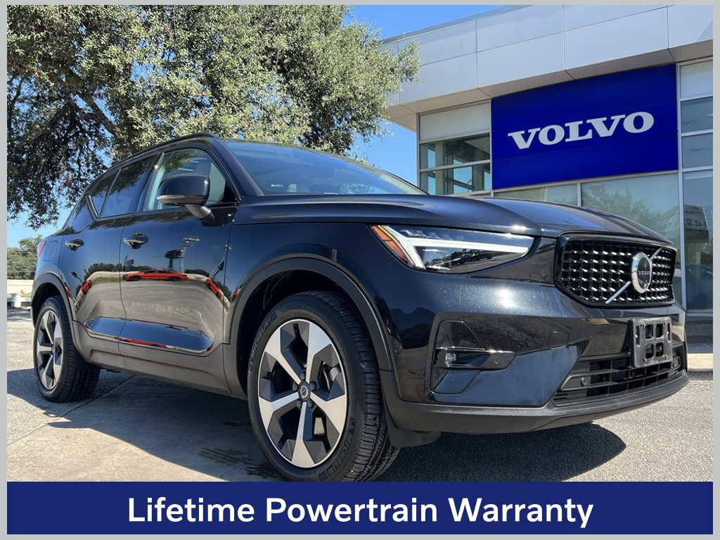 2025 Volvo XC40 Plus