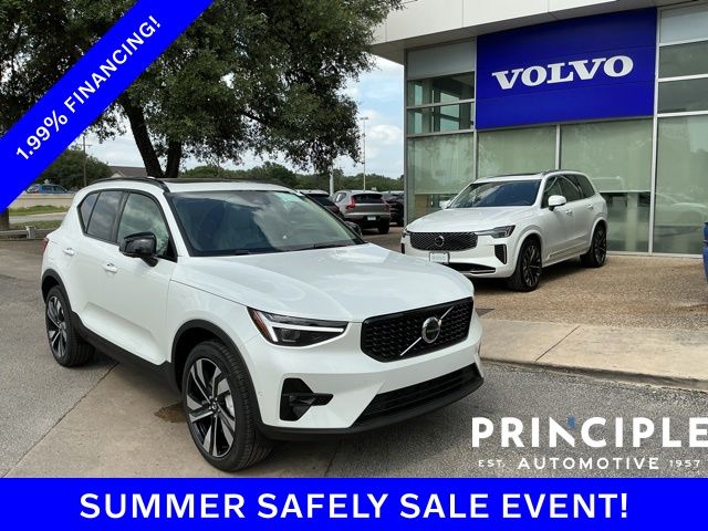 2026 Volvo XC40 B5 Ultra Dark AWD's photo