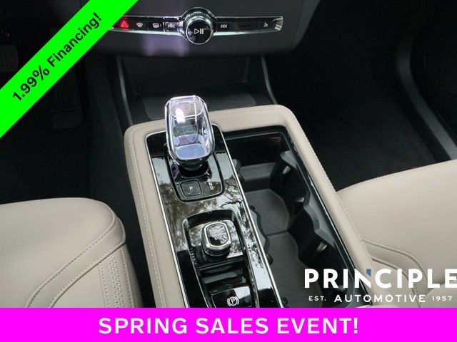 2026 Volvo XC90 Plus - Photo 17