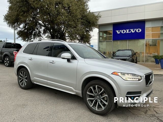 2017 Volvo XC90 Momentum's photo