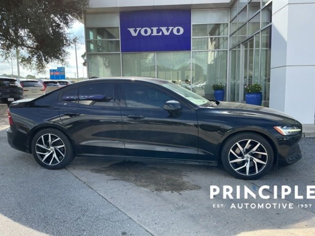 Used 2019 Volvo S60 T5 Momentum Sedan