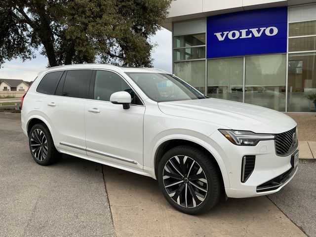 2025 Volvo XC90 Plus's photo