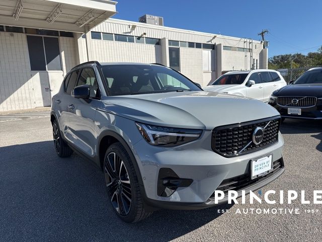 2026 Volvo XC40 Ultra - Photo 4