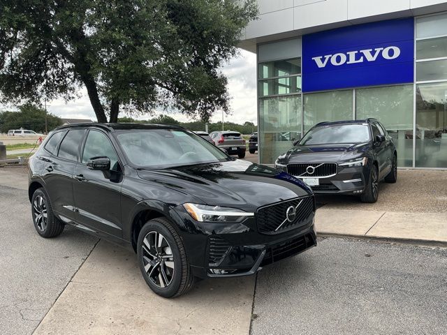 2026 Volvo XC60 B5 Core Dark AWD's photo