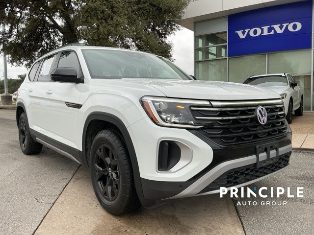 2025 Volkswagen Atlas Atlas Peak Edition's photo