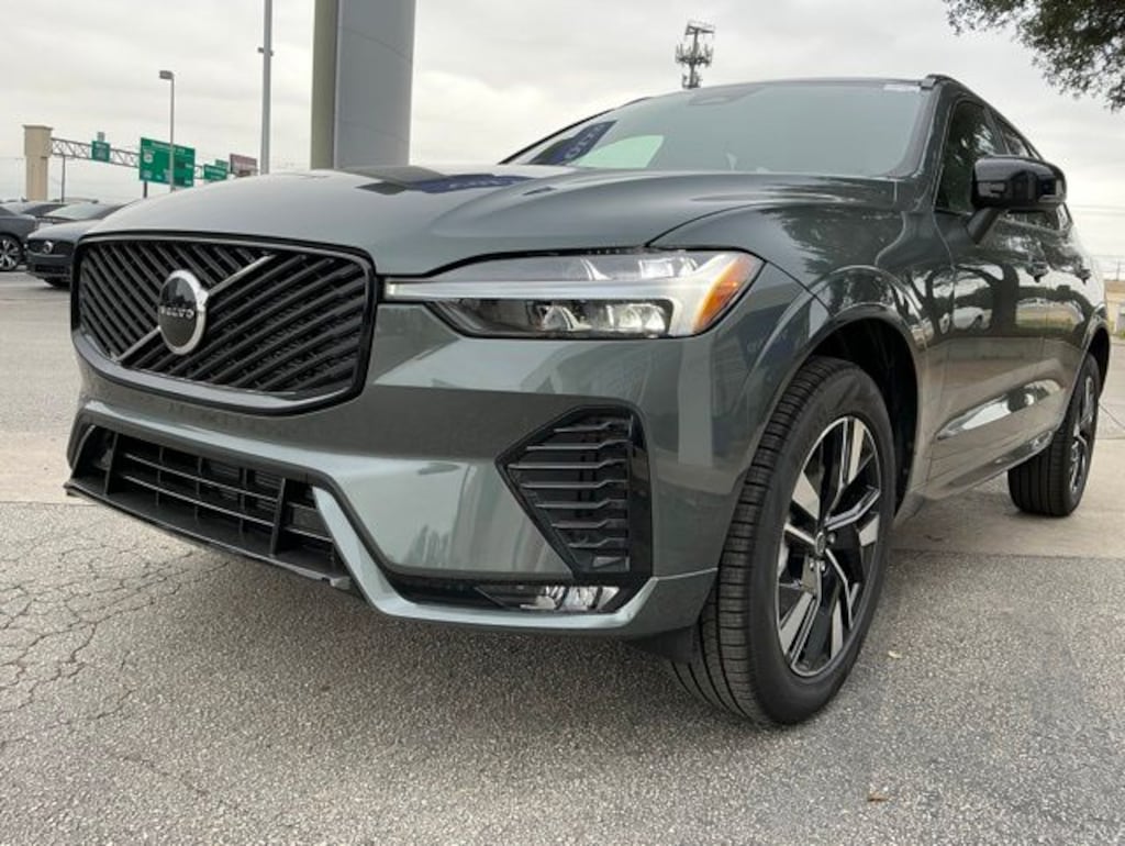 New 2026 Volvo XC60 B5 Core SUV