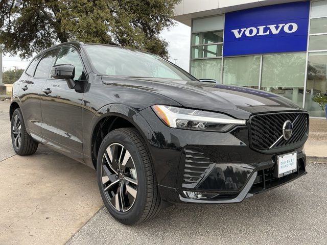 2026 Volvo XC60 B5 Core Dark AWD's photo