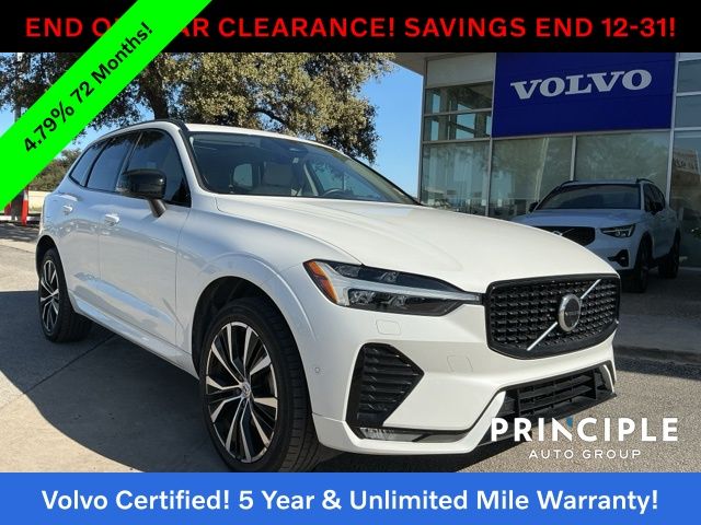 2023 Volvo XC60 Plus's photo