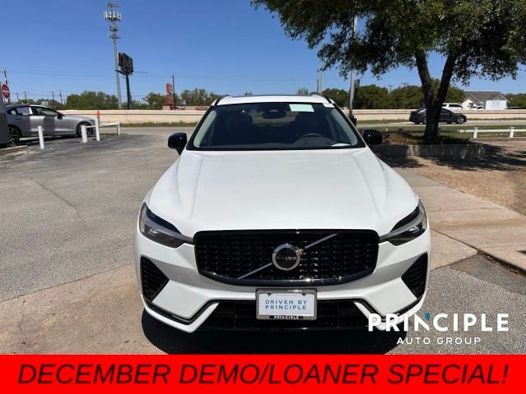 New 2025 Volvo XC60 plug-in hybrid T8 Core SUV