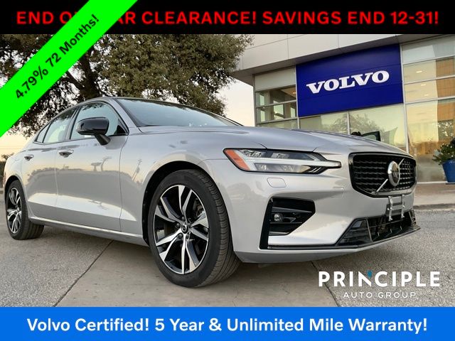 2025 Volvo S60 Core's photo