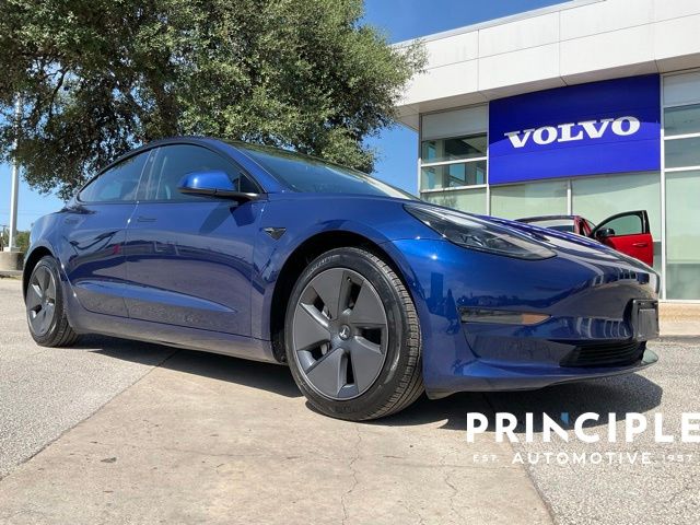 2023 Tesla Model 3 -'s photo