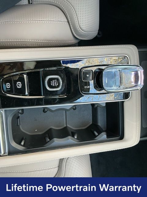 2026 Volvo XC90 Ultra - Photo 15