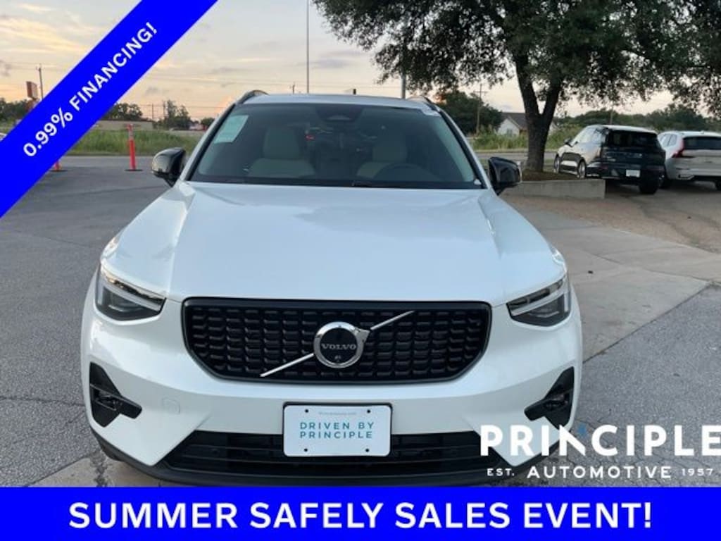 New 2026 Volvo XC40 B5 Ultra SUV