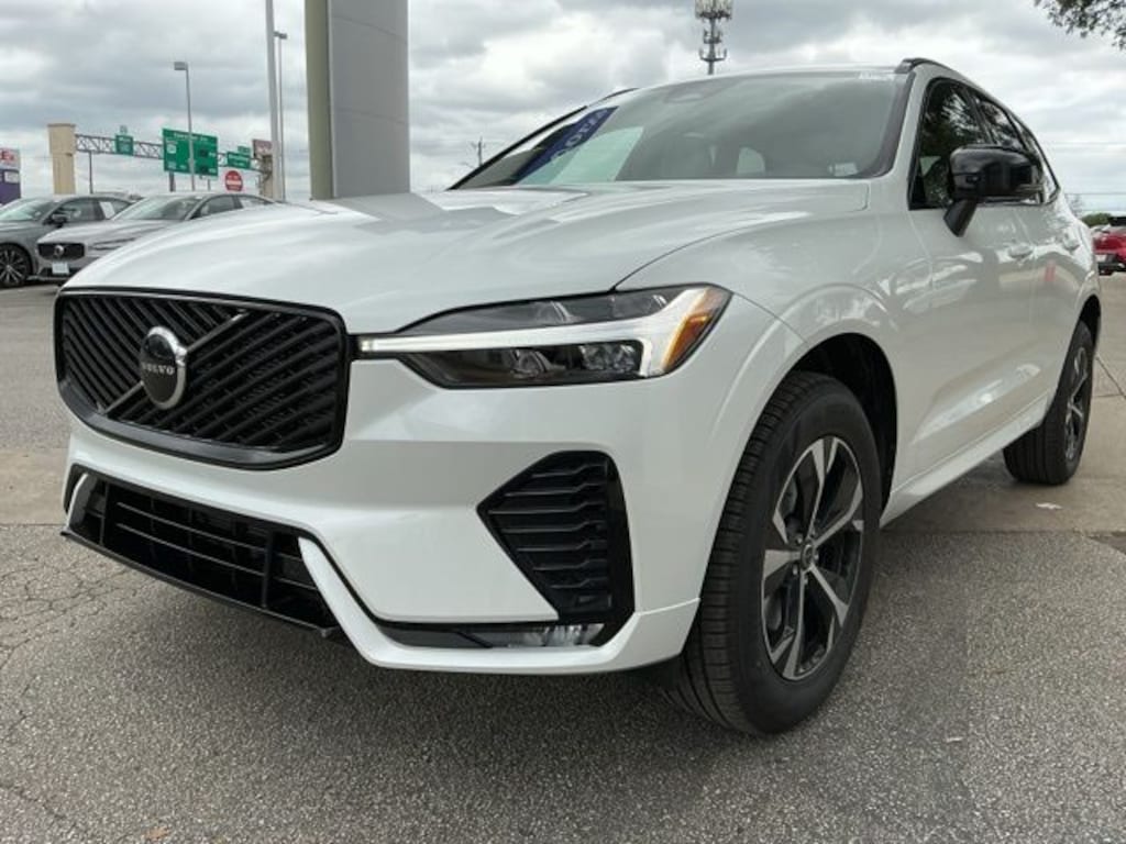 New 2026 Volvo XC60 B5 Core SUV