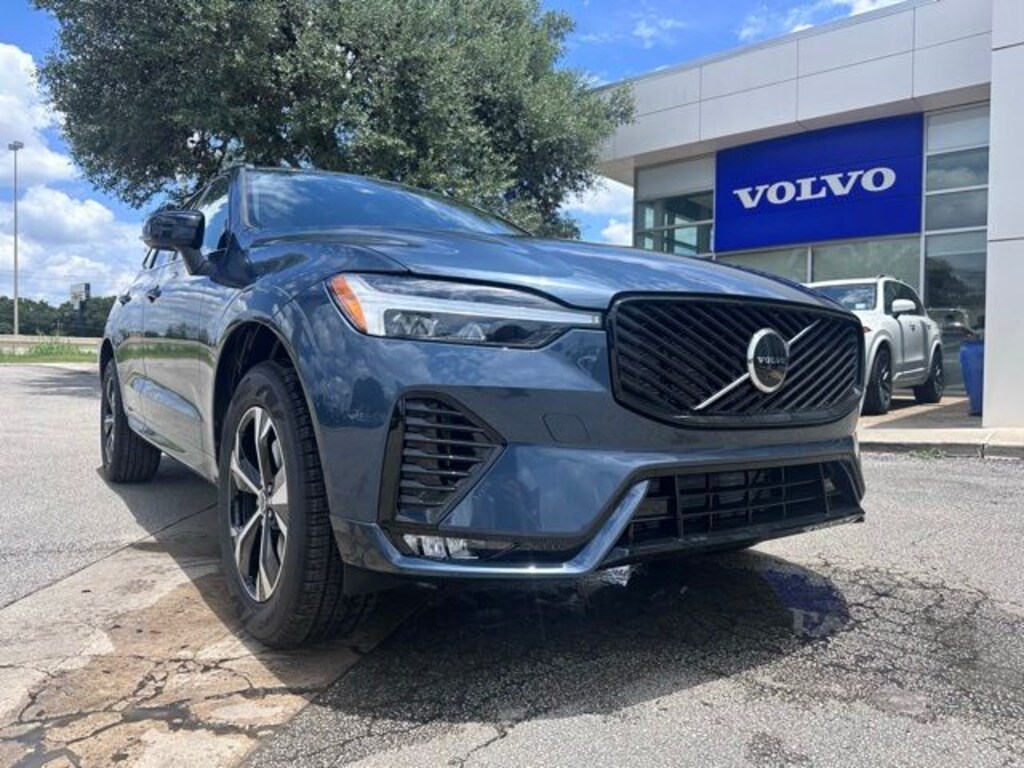 New 2026 Volvo XC60 B5 Core SUV