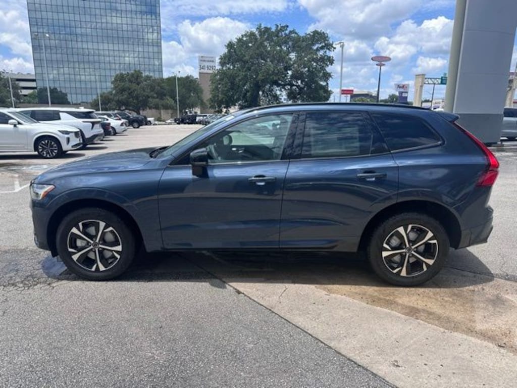 New 2026 Volvo XC60 B5 Core SUV