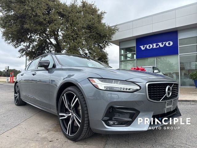 2020 Volvo S90 R-Design's photo