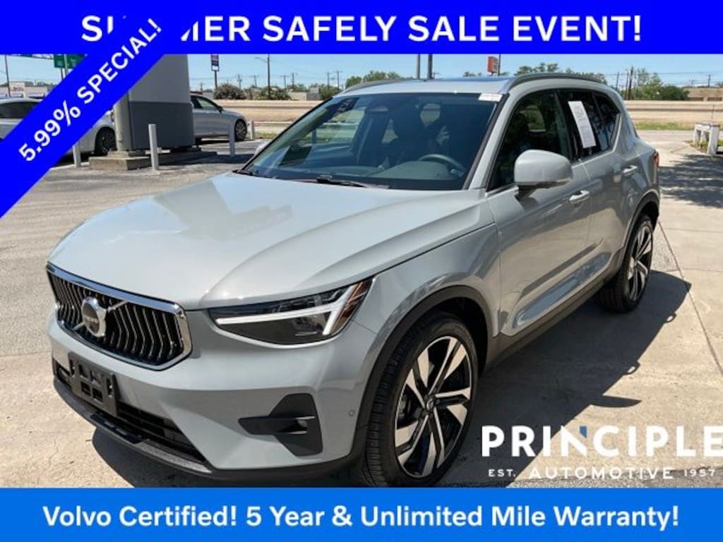 Certified 2025 Volvo XC40 B5 Plus Bright Theme SUV