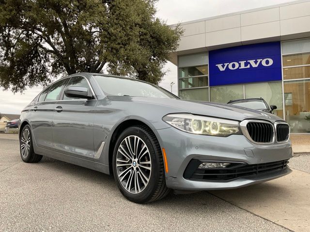 2018 BMW 5 Series 530e's photo