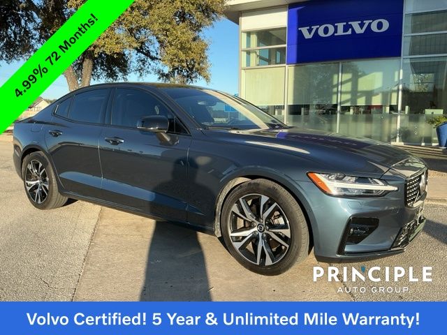 2025 Volvo S60 Plus's photo