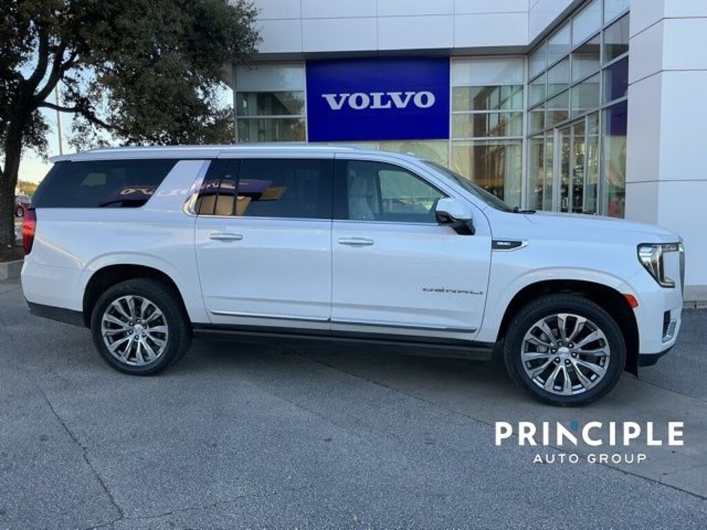 Used 2022 GMC Yukon XL Denali SUV