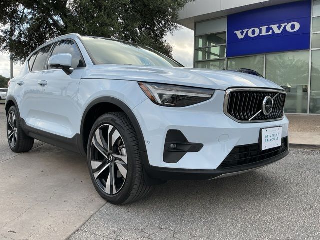 2024 Volvo XC40 B5 Ultimate Bright AWD's photo