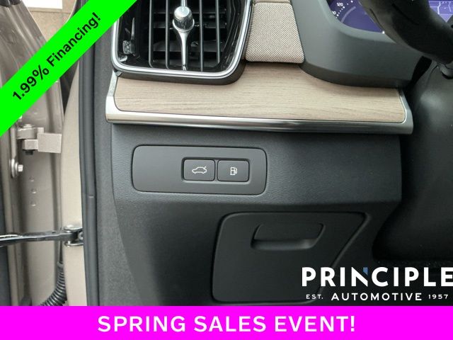 2026 Volvo XC90 Plus - Photo 23