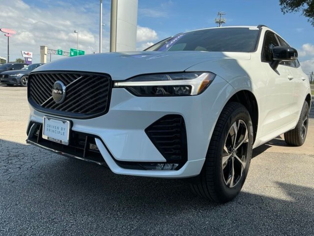 New 2026 Volvo XC60 B5 Core SUV