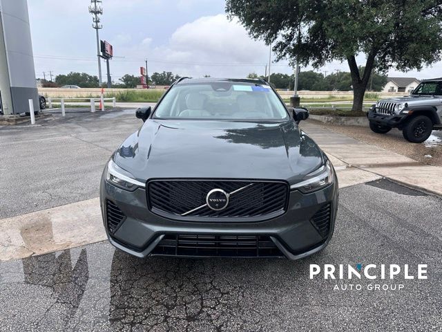 2026 Volvo XC60 T8 photo 2