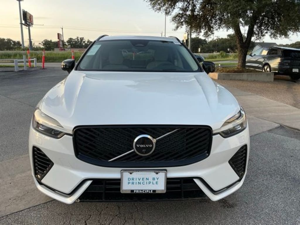 New 2026 Volvo XC60 plug-in hybrid T8 Ultra SUV