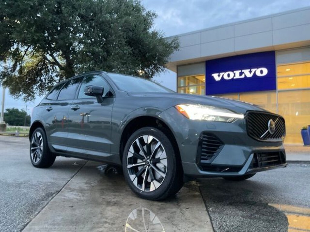 New 2026 Volvo XC60 plug-in hybrid T8 Plus SUV