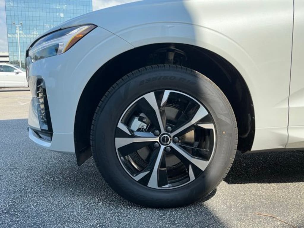 New 2026 Volvo XC60 B5 Core SUV