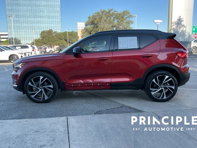 2020 Volvo XC40 T5 R-Design AWD's photo
