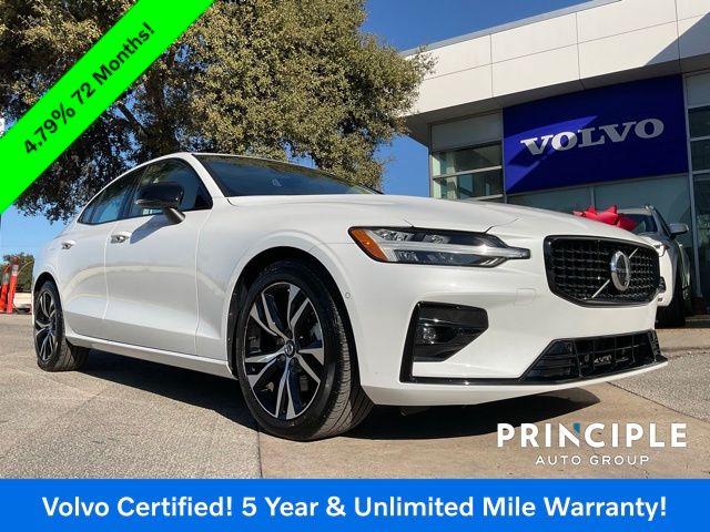 2025 Volvo S60 Plus's photo