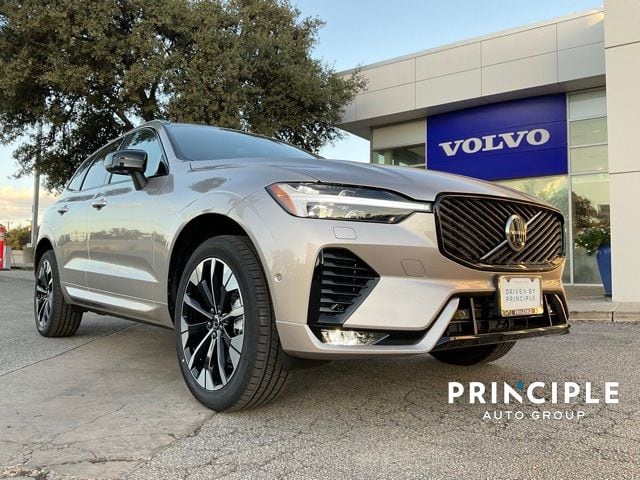 2026 Volvo XC60 Plus's photo