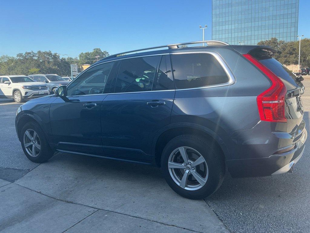 Used 2019 Volvo XC90 T5 Momentum SUV