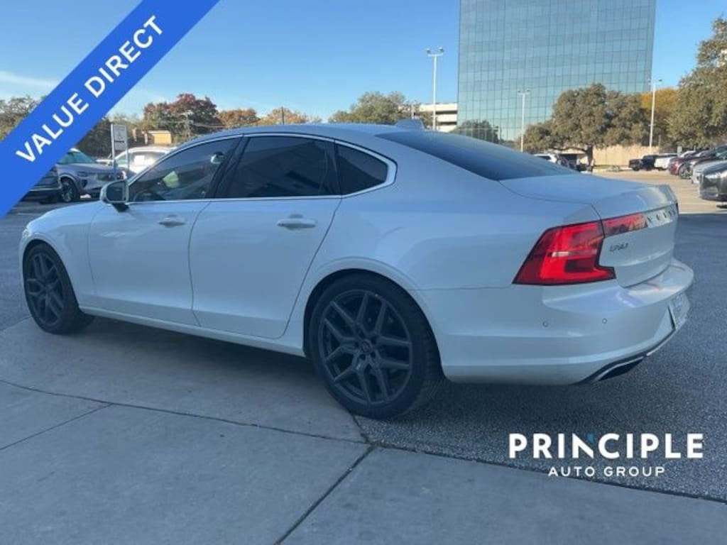 Used 2017 Volvo S90 T6 Momentum Sedan