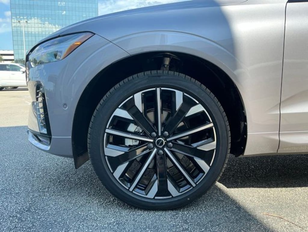 New 2026 Volvo XC60 B5 Ultra SUV