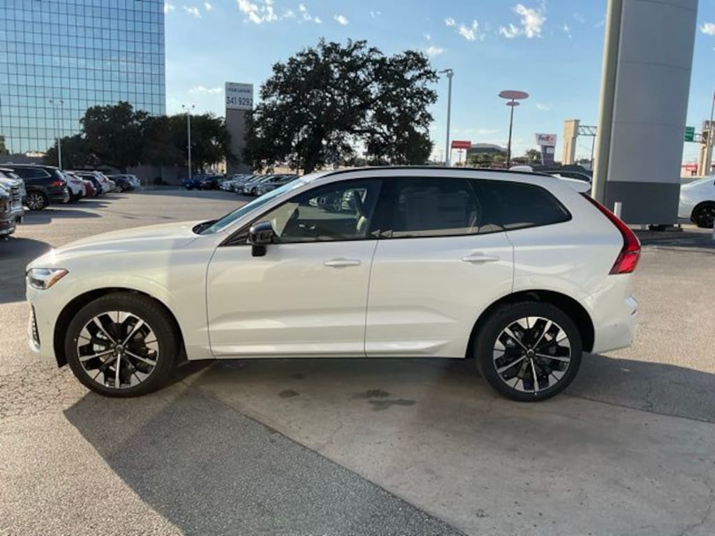 New 2026 Volvo XC60 B5 Plus SUV