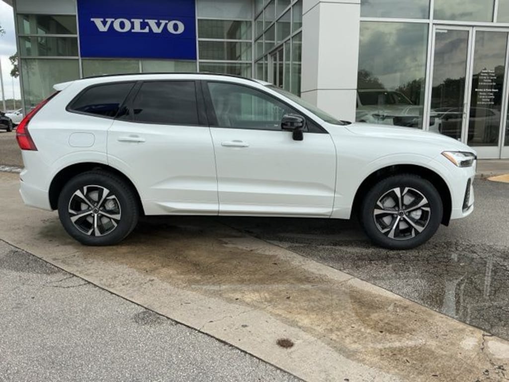 New 2026 Volvo XC60 B5 Core SUV