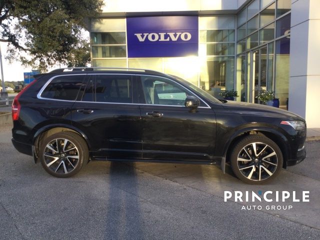 2019 Volvo XC90 T6 Momentum photo 2