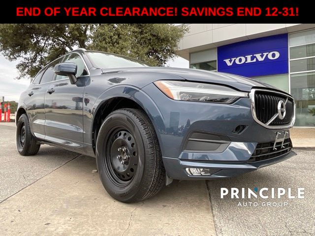 2021 Volvo XC60 Momentum's photo