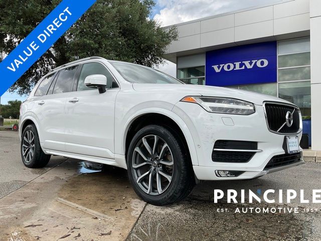2016 Volvo XC90 T6 AWD Momentum's photo